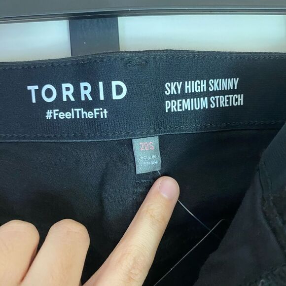 Torrid Black Sky High Skinny Premium Stretch High-Rise Jean Distressed N… - Picture 13 of 15